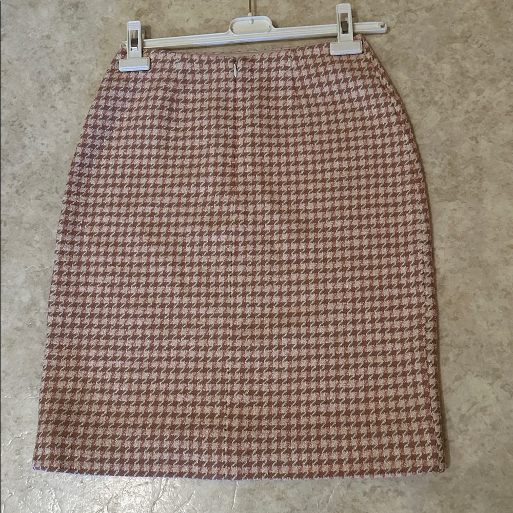 Lovely Chanel skirt - Picture 2 of 4
